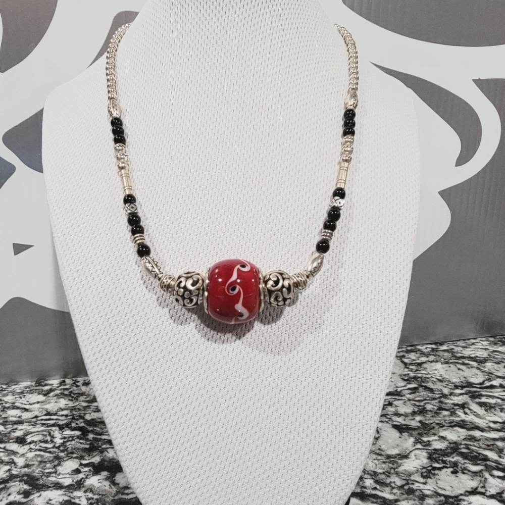 BOLD BRIGHTON MOROCCAN CERAMIC RED BEAD SILVER PLATED SIDE BEADING NECKLACE